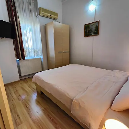 Atlas * ブカレスト